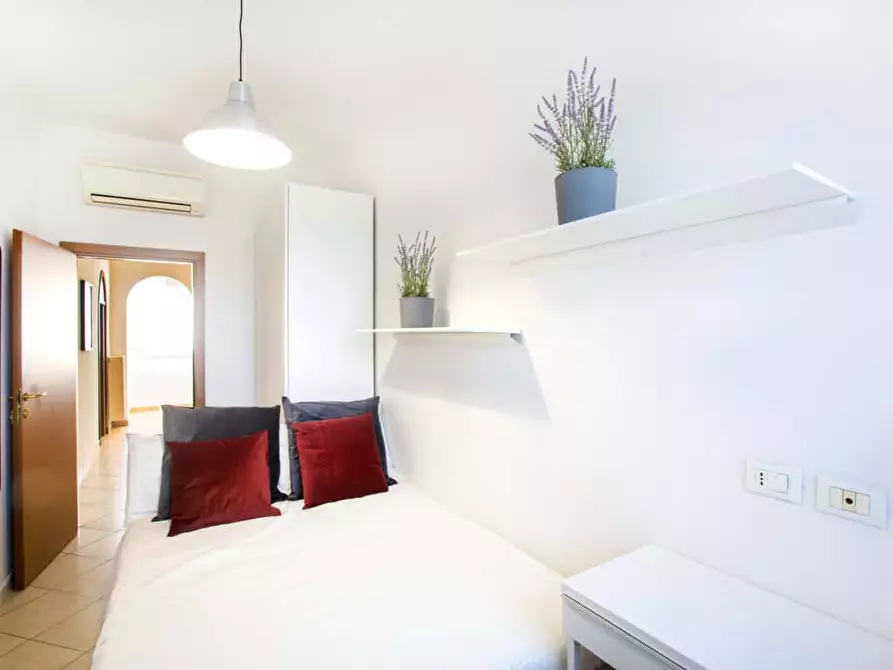 Immagine 1 di Camera in affitto  in Via Federico Engels1 a Milano