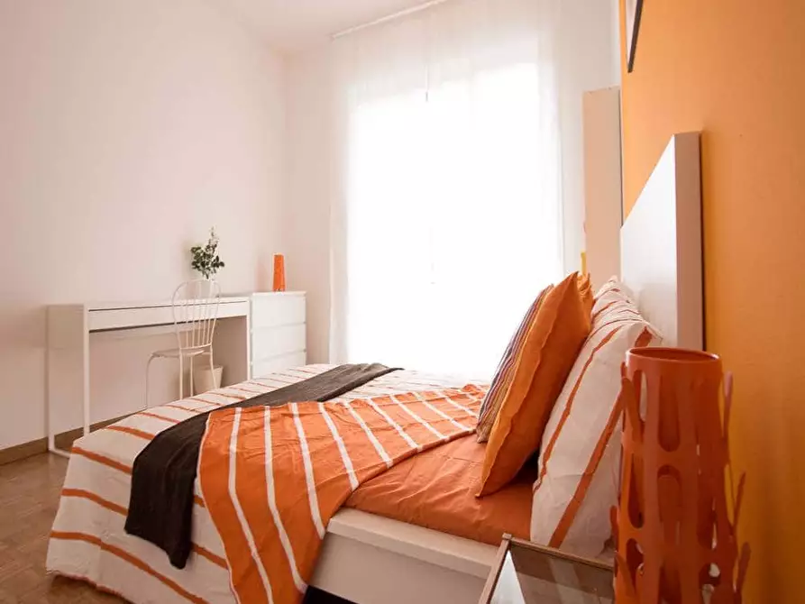 Immagine 2 di Camera in affitto  in Via Alfonso Capecelatro91 a Milano