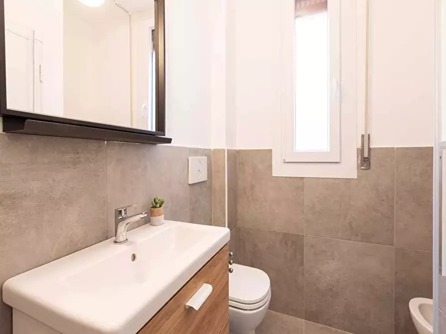 Immagine 14 di Camera in affitto  in Via Lorenteggio70 a Milano