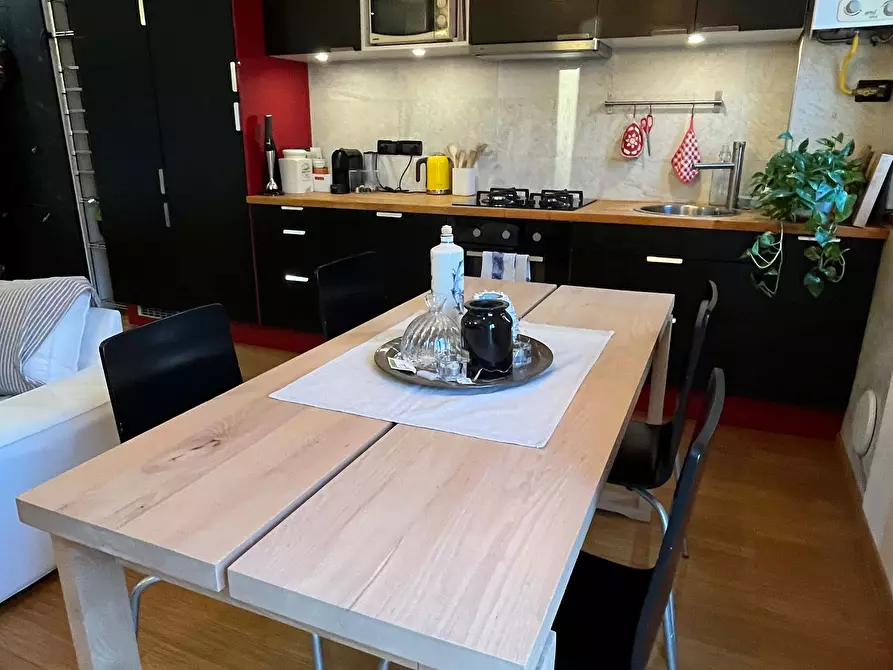 Immagine 1 di Appartamento in affitto  in Via Legnone71 a Milano