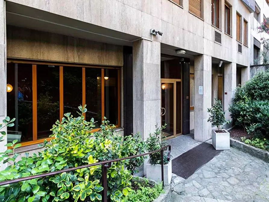 Immagine 13 di Camera in affitto  in Viale Beatrice D'Este4 a Milano