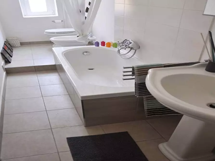 Immagine 15 di Camera in affitto  in Via Mauro Macchi2 a Milano