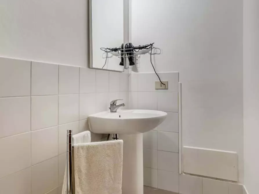 Immagine 9 di Appartamento in affitto  in Via Giovanni Bonanno100 a Palermo