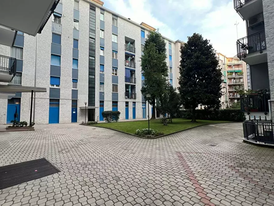 Immagine 3 di Appartamento in affitto  in Via Breno1 a Milano