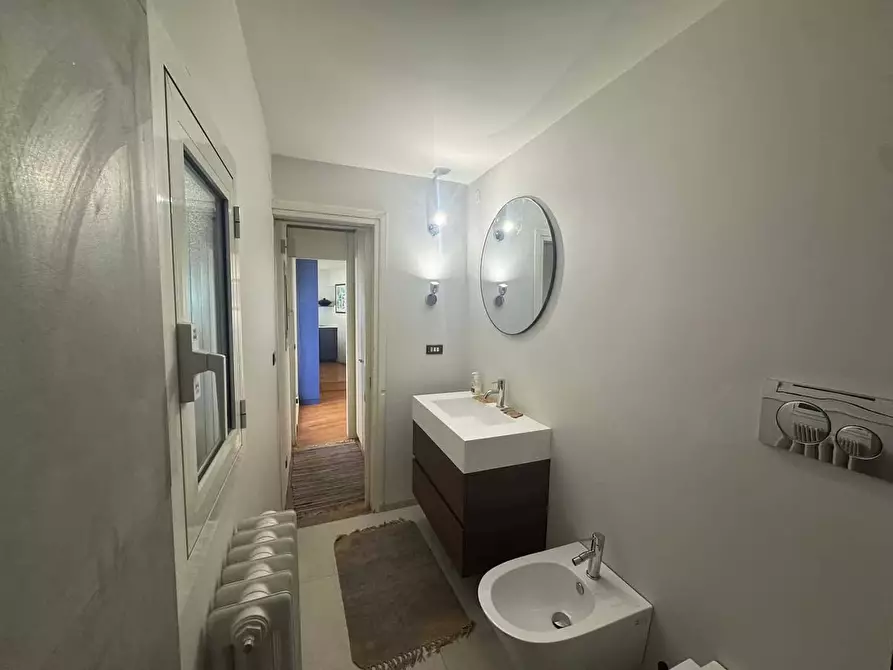 Immagine 14 di Appartamento in affitto  in Via dei Fienili43 a Roma