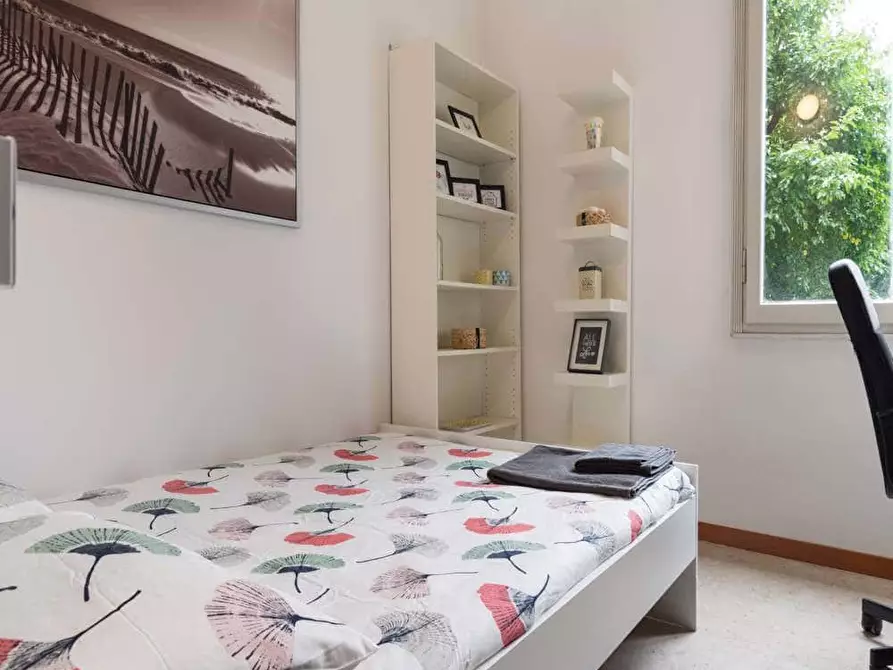 Immagine 1 di Camera in affitto  in Via Bartolomeo D'Alviano11 a Milano