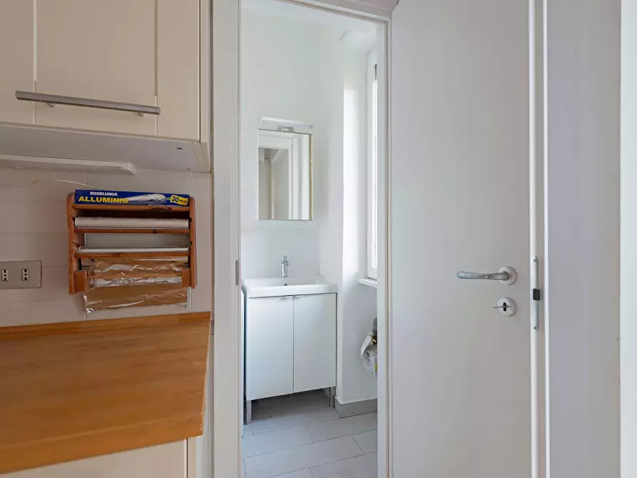 Immagine 12 di Camera in affitto  in Viale Carlo Troya2 a Milano