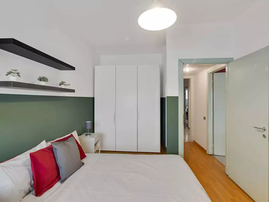 Immagine 2 di Camera in affitto  in Via Egadi7 a Milano