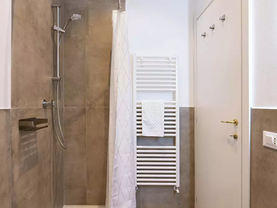 Immagine 40 di Appartamento in affitto  in Via degli Alfani a Firenze