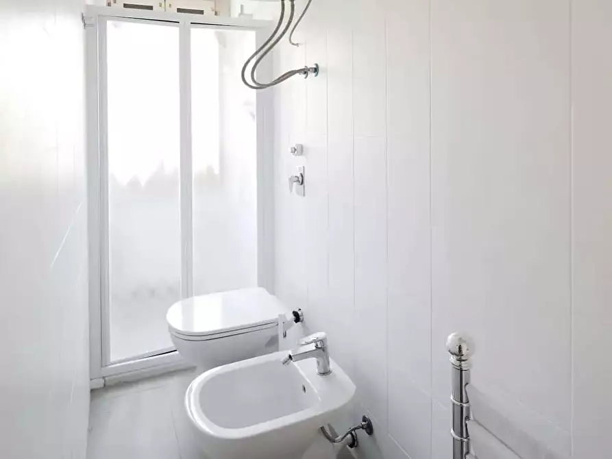 Immagine 8 di Appartamento in affitto  in Via Morazzone1 a Milano