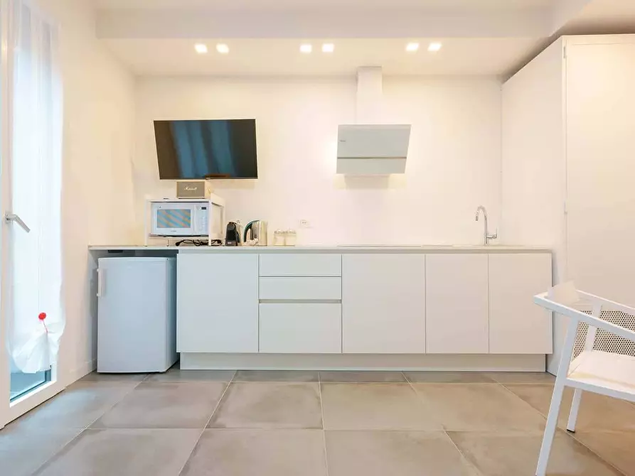 Immagine 4 di Appartamento in affitto  in Via Mascarella86 a Bologna