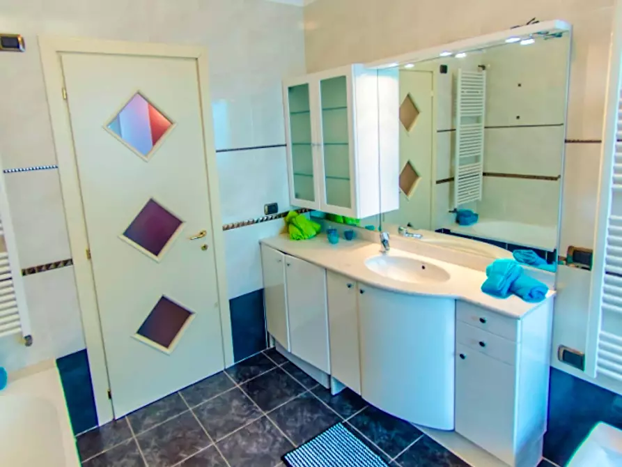 Immagine 16 di Camera in affitto  in Corso Sebastopoli a Torino