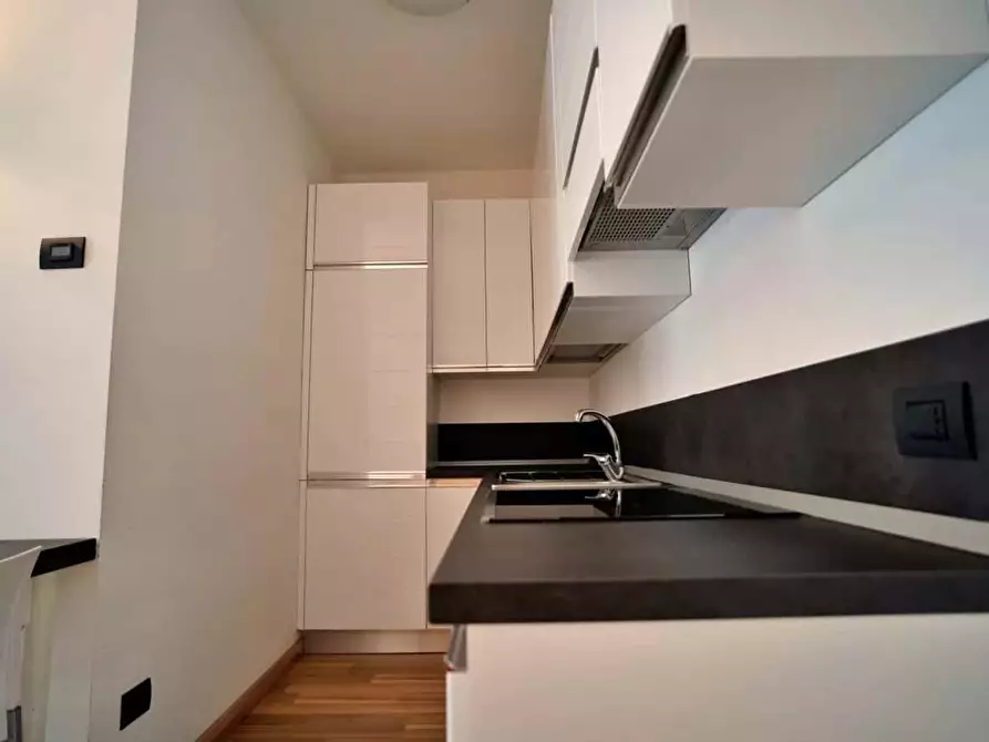 Immagine 18 di Appartamento in affitto  in Via Giuseppe Candiani a Milano