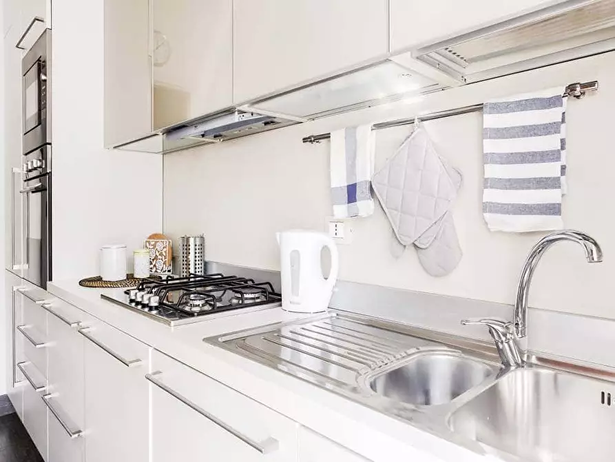 Immagine 25 di Camera in affitto  in Via Montebruno12 a Roma