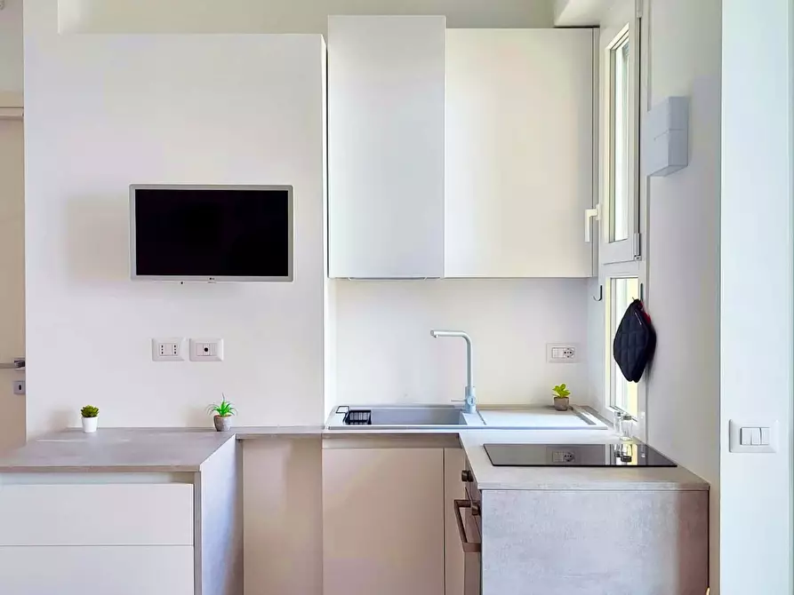 Immagine 3 di Appartamento in affitto  in Via dei Tulipani a Milano