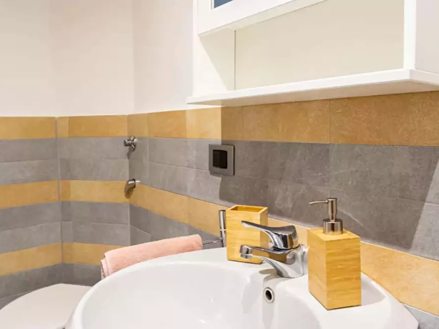 Immagine 25 di Appartamento in affitto  in Via Nino Bixio6 a Milano