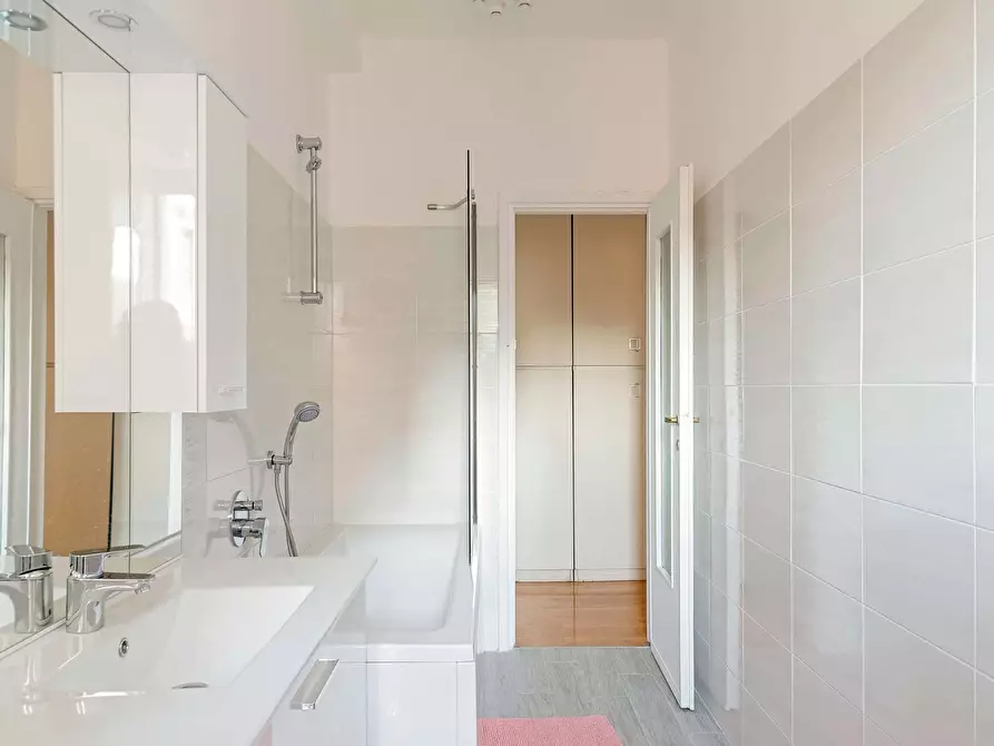 Immagine 9 di Camera in affitto  in Viale Carlo Troya2 a Milano