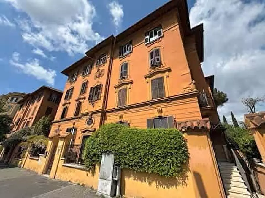 Immagine 15 di Appartamento in affitto  in Via la Spezia55 a Roma