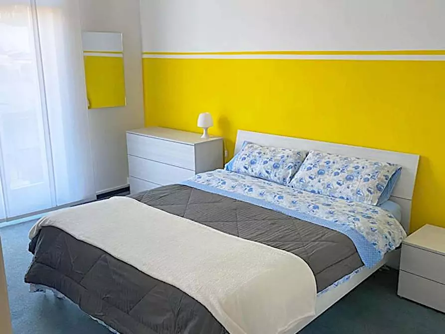 Immagine 5 di Camera in affitto  in Via Giovanni Segantini75 a Milano