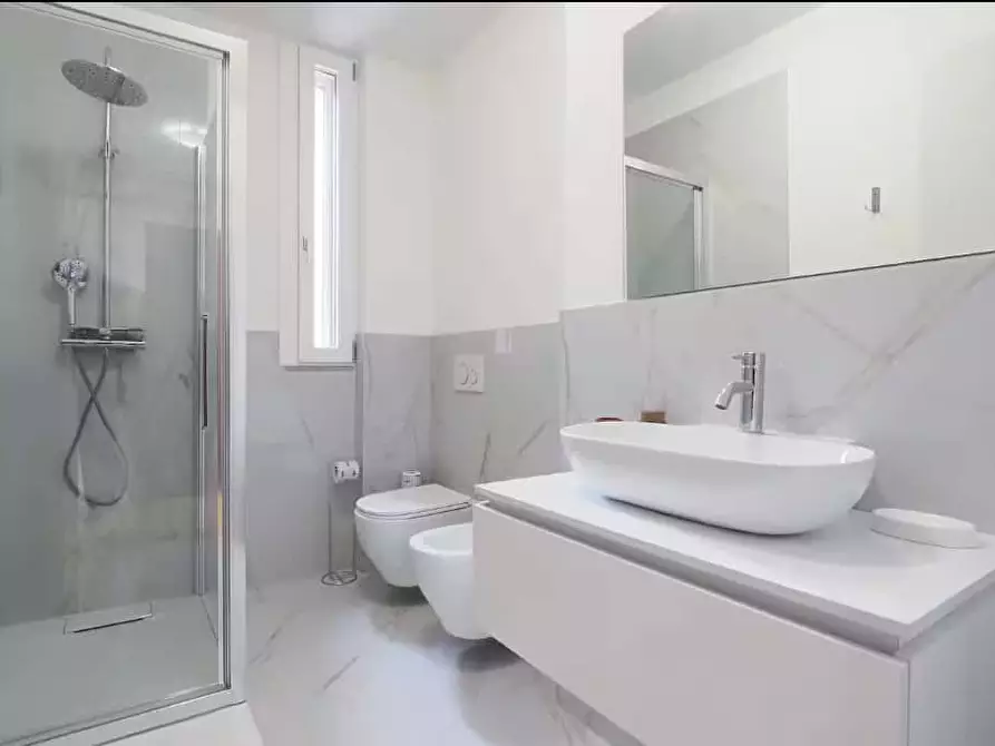 Immagine 15 di Appartamento in affitto  in Via Melzo16 a Milano