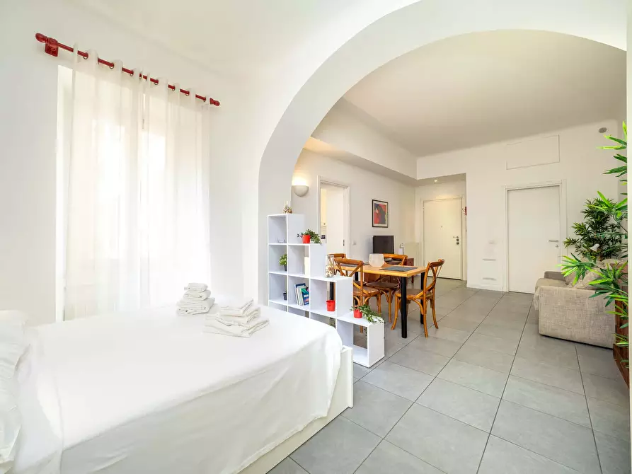 Immagine 19 di Appartamento in affitto  in Via Vigevano a Milano