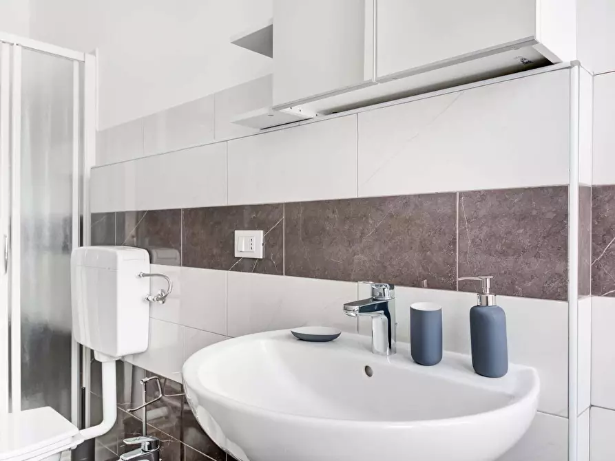 Immagine 4 di Camera in affitto  in Via Stromboli1 a Milano