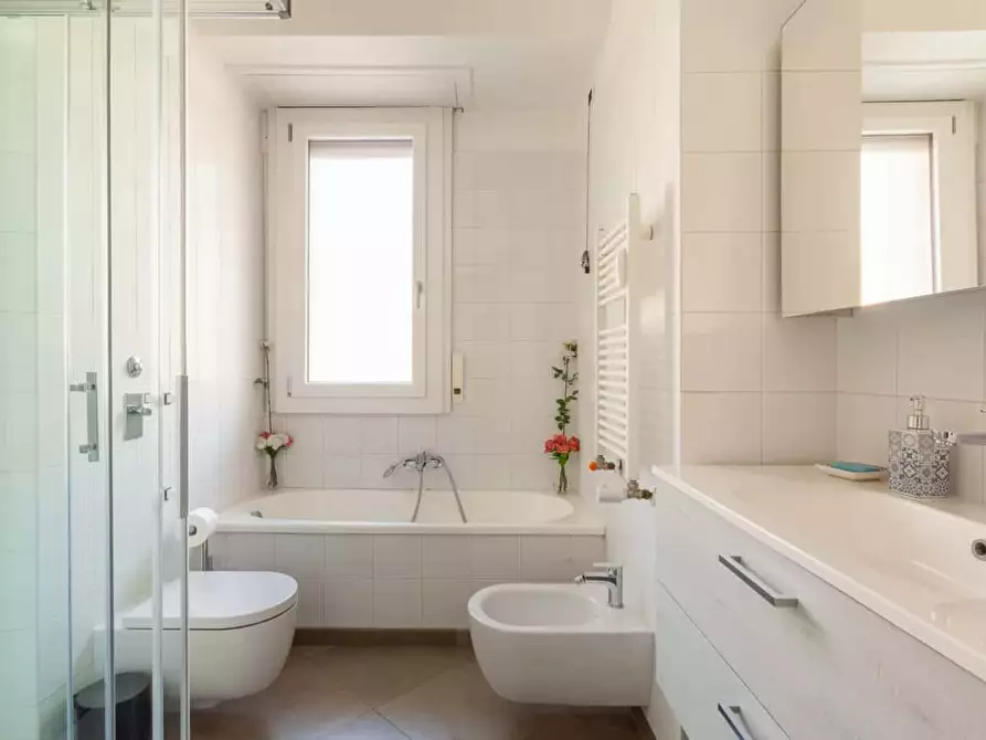 Immagine 20 di Appartamento in affitto  in Via Friuli51 a Milano