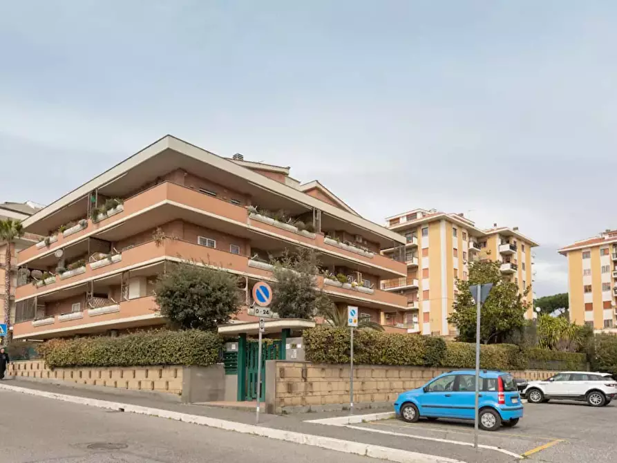 Immagine 11 di Appartamento in affitto  in Via Pietro de Francisci13 a Roma