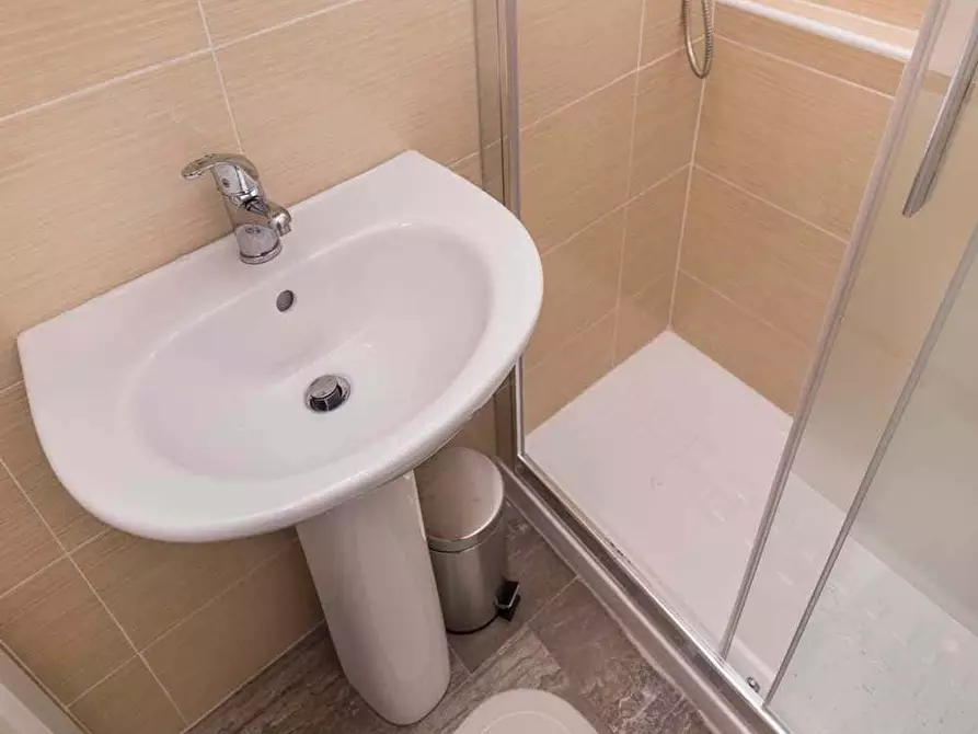 Immagine 7 di Camera in affitto  in Via Giulio Tarra1 a Milano