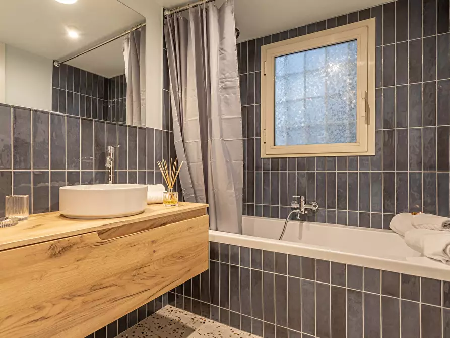 Immagine 40 di Appartamento in affitto  in Via della Madonna dei Monti15 a Roma