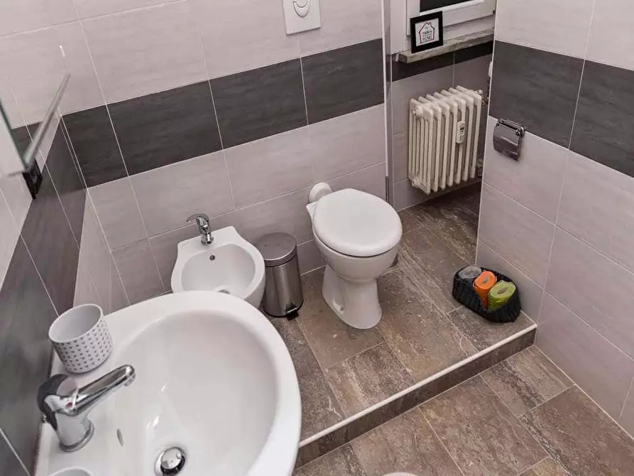 Immagine 34 di Camera in affitto  in Via Giulio Tarra1 a Milano