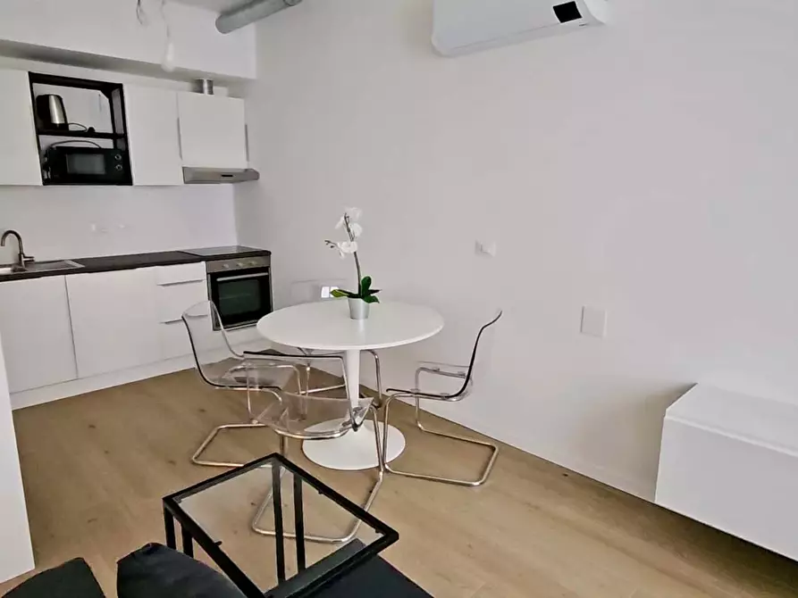 Immagine 5 di Appartamento in affitto  in Corso Italia7 a Trieste