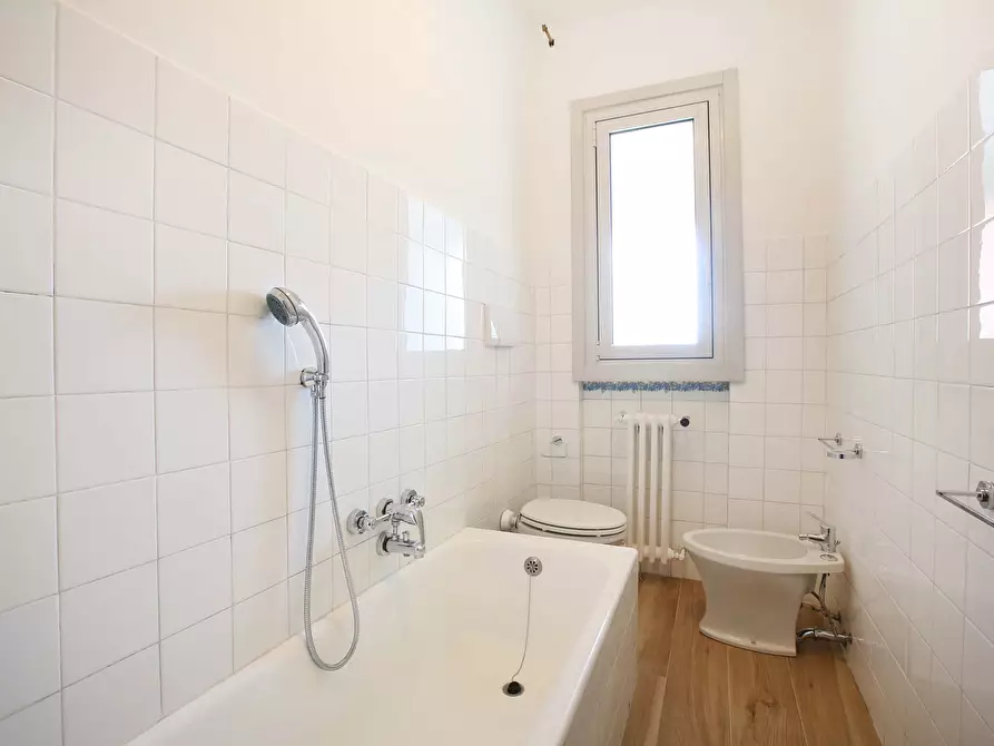 Immagine 23 di Camera in affitto  in Via Benjamin Constant2 a Milano