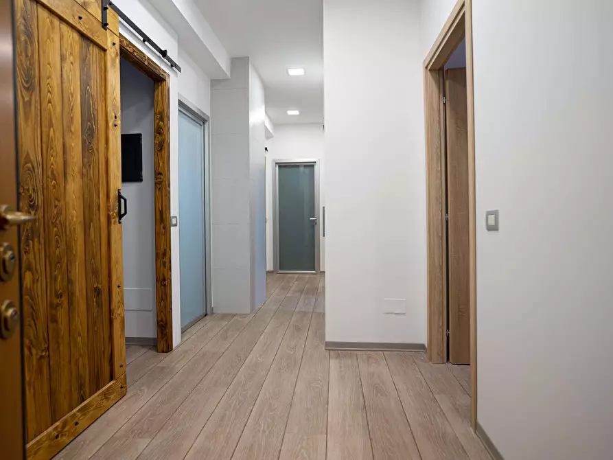 Immagine 6 di Appartamento in affitto  in Viale Caterina da Forlì50/5 a Milano