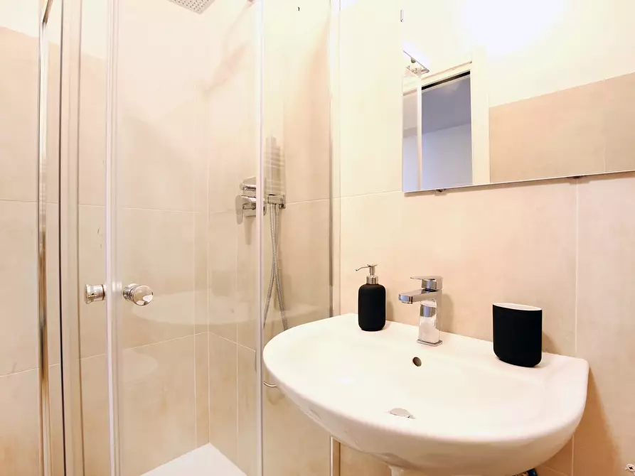 Immagine 18 di Camera in affitto  in Via Carlo Marx26 a Milano