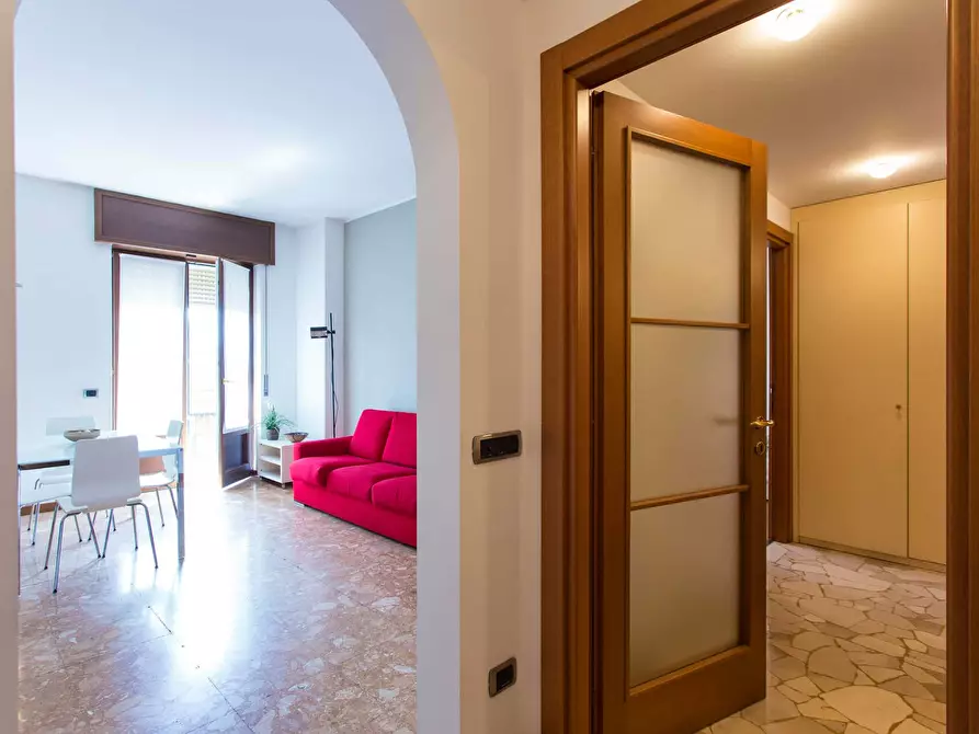 Immagine 6 di Appartamento in affitto  in Via Luigi Settembrini a Milano