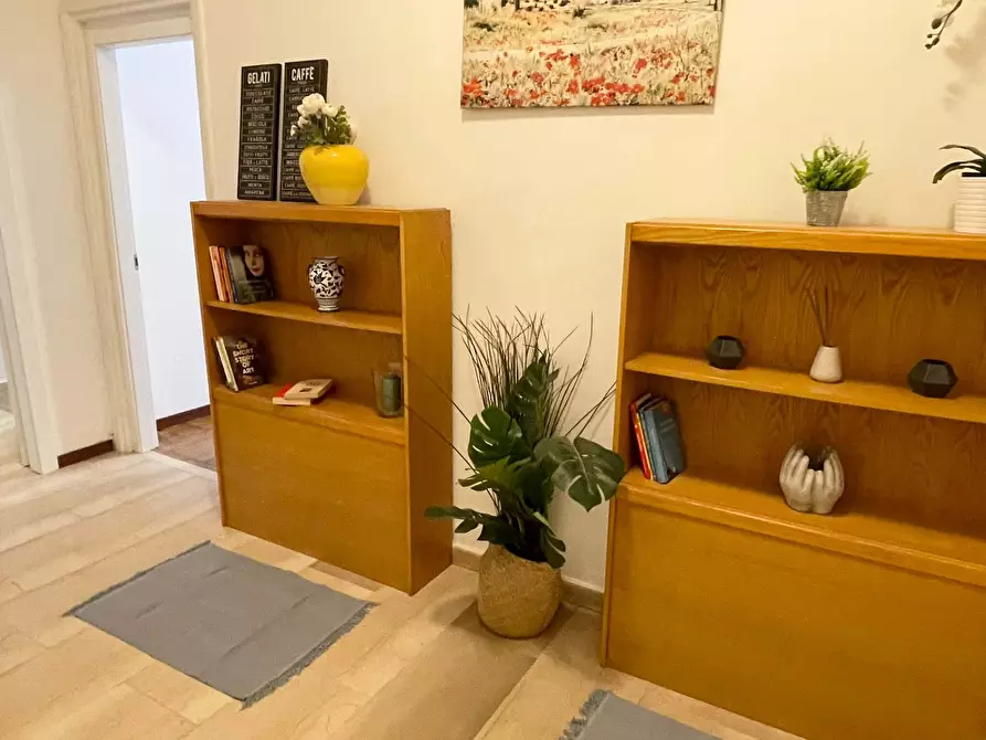 Immagine 6 di Camera in affitto  in Viale Coni Zugna43 a Milano