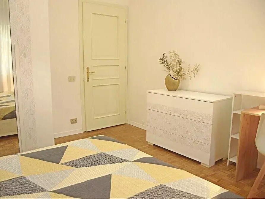 Immagine 3 di Camera in affitto  in Via Canzone del Piave51 a Roma