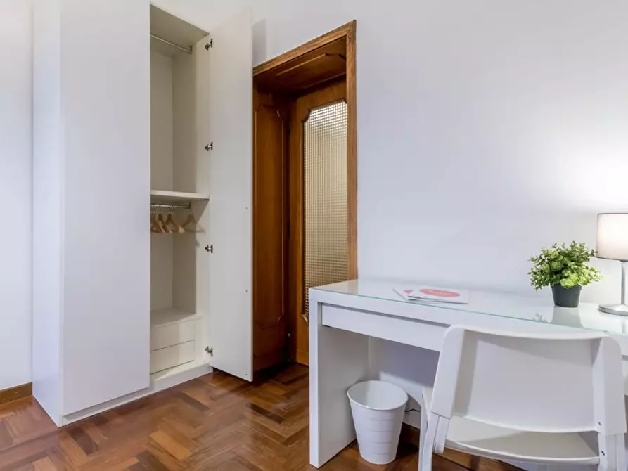Immagine 3 di Camera in affitto  in Viale Regina Margherita33 a Milano