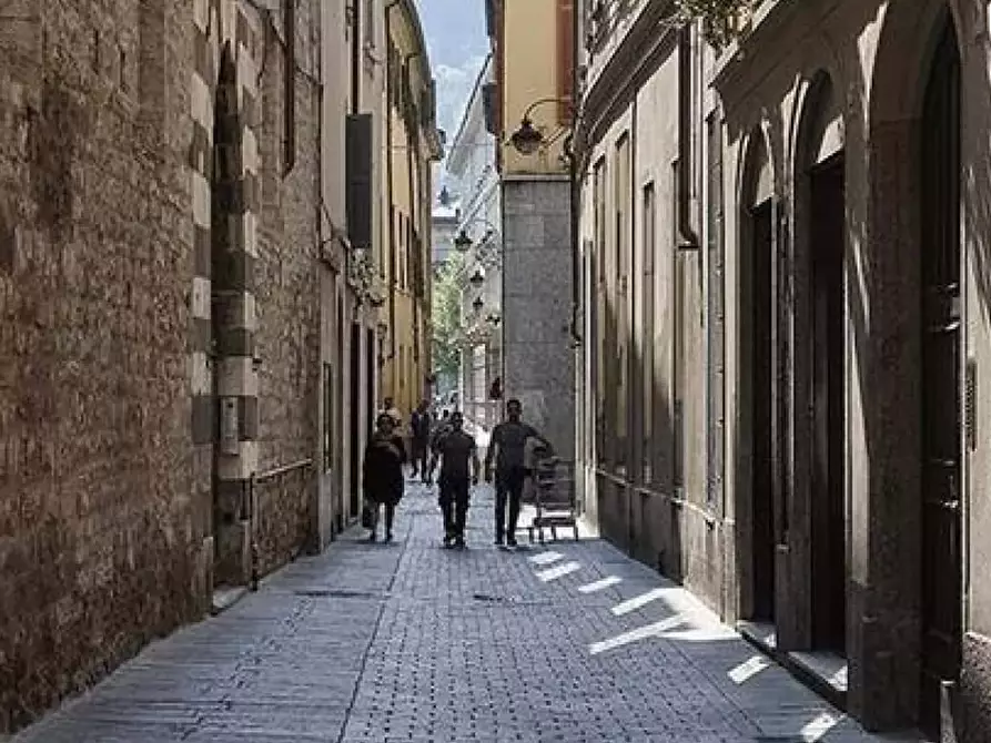 Immagine 21 di Appartamento in affitto  in Via Cinque Giornate a Como