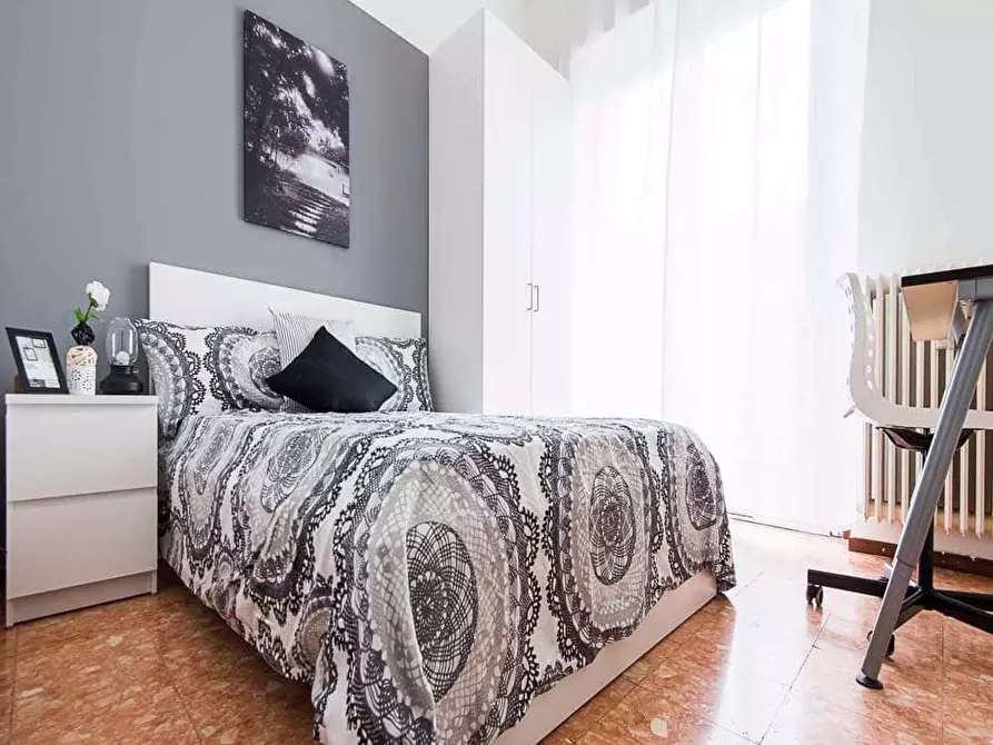 Immagine 9 di Camera in affitto  in Viale Emilio Caldara30 a Milano