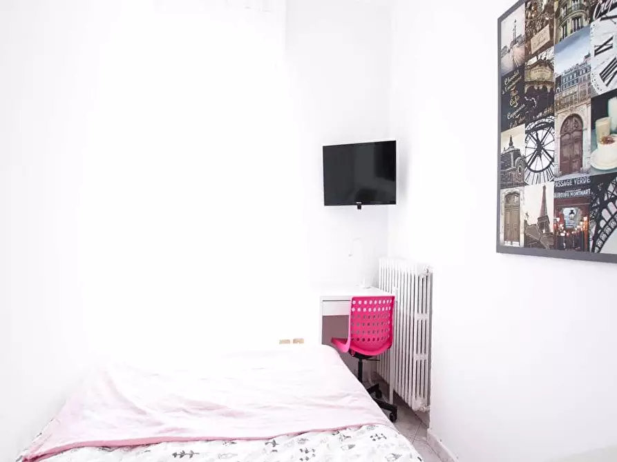 Immagine 1 di Camera in affitto  in Viale Ortles86 a Milano