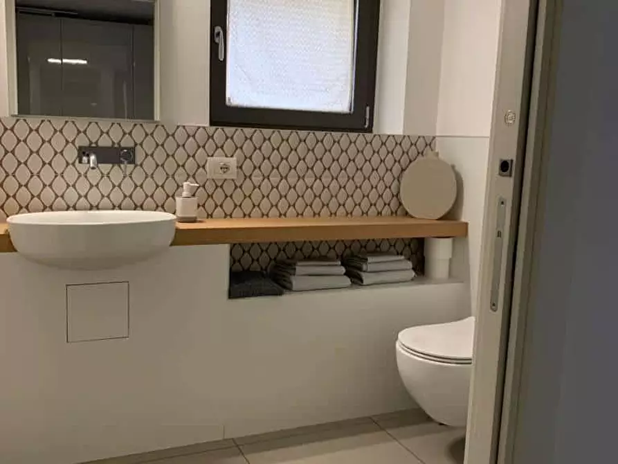 Immagine 10 di Appartamento in affitto  in Via Santo Garovaglio19 a Como