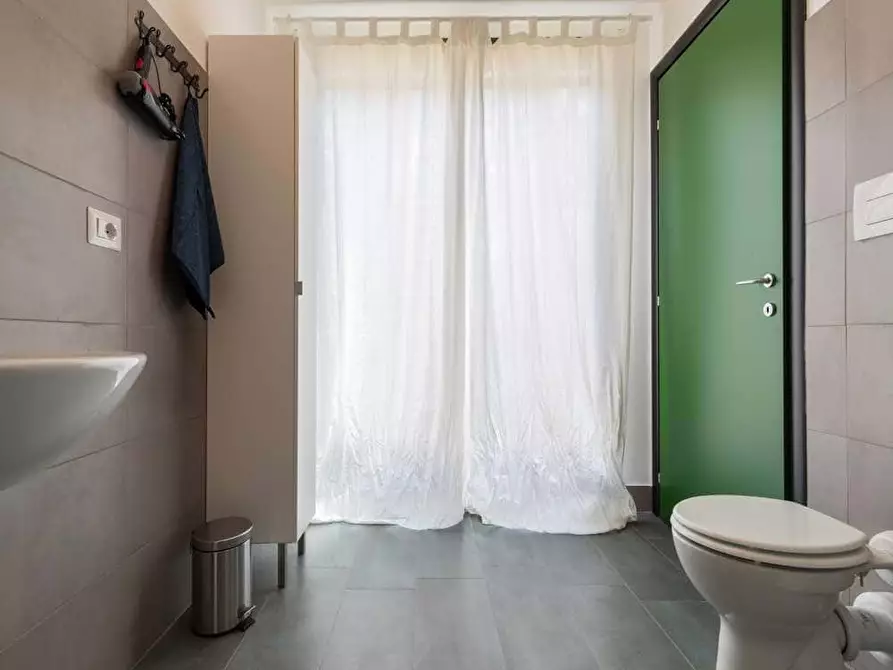 Immagine 28 di Camera in affitto  in Via dei Fontanili1 a Milano