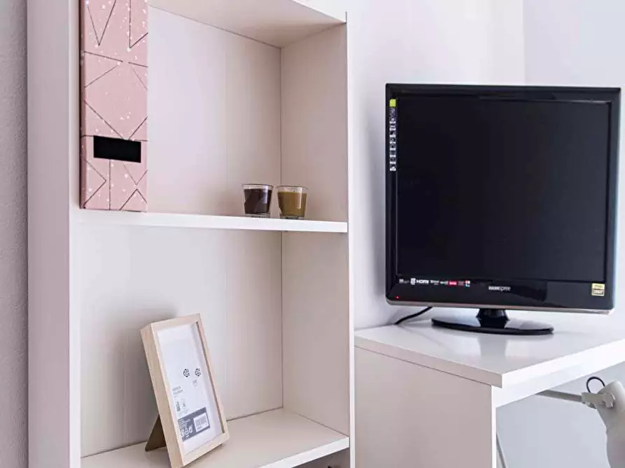 Immagine 20 di Camera in affitto  in Via Pordenone13 a Milano