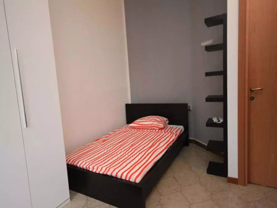 Immagine 10 di Camera in affitto  in Via Ulisse Salis10 a Milano