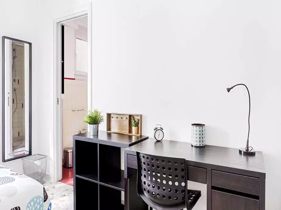 Immagine 20 di Camera in affitto  in Via Montebruno12 a Roma