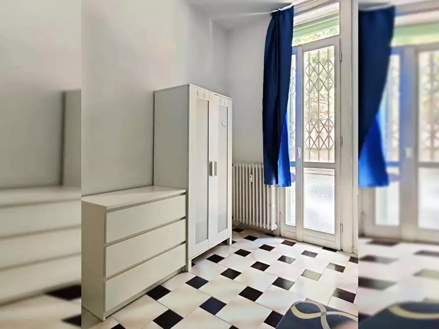 Immagine 5 di Camera in affitto  in Via Monzambano a Milano