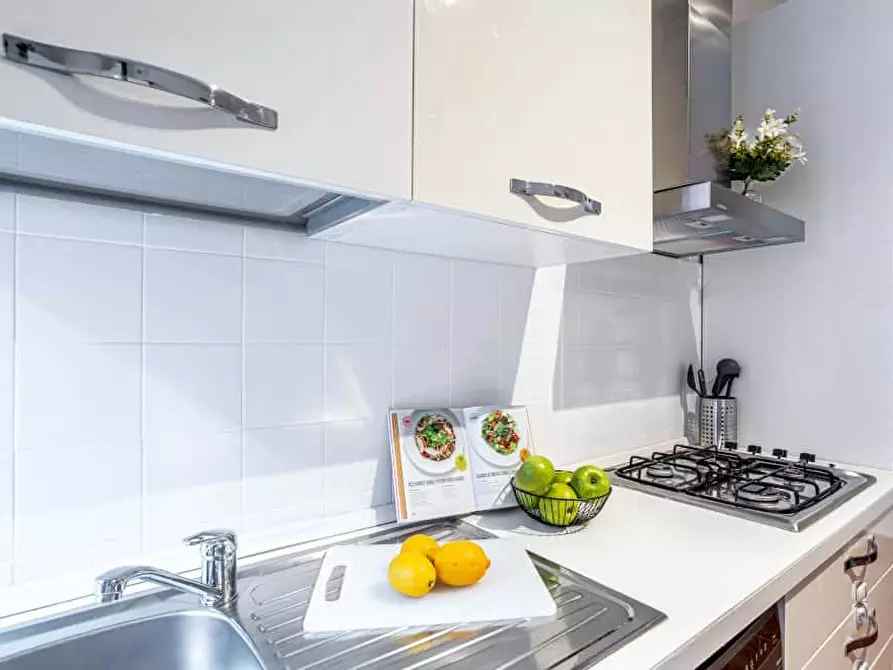 Immagine 14 di Camera in affitto  in Via Tavazzano10 a Milano