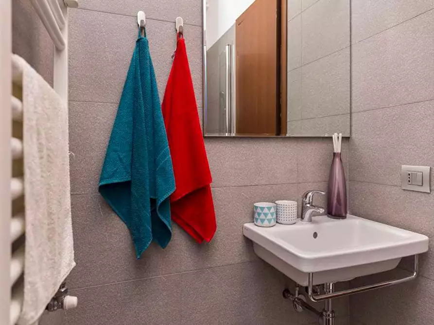 Immagine 21 di Camera in affitto  in Via Polesine33 a Milano